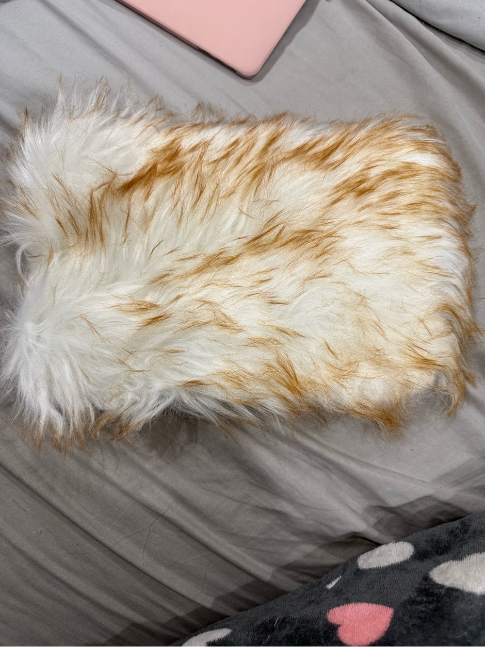 Faux Fur Decorative Arm Rest – Cream and Tan